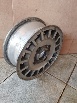 Llanta Ford Fiesta Ghia