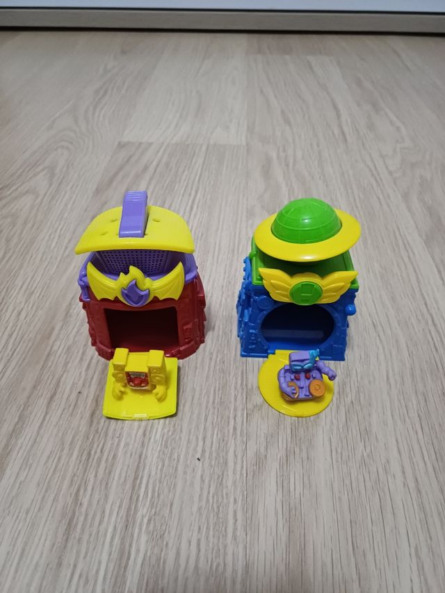 SuperZings, cabina con altavoz