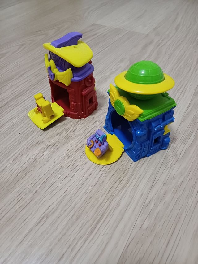 SuperZings, cabina con altavoz