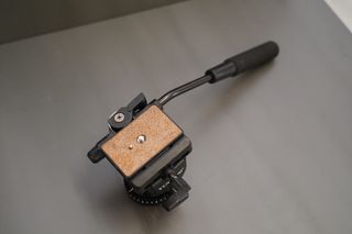 Testa Fluida Junteng per videocamere