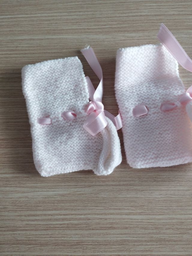 Gorro y patucos bebé