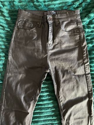 Pantalones negros de Stradivarius