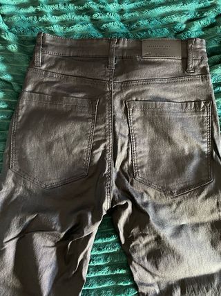 Pantalones negros de Stradivarius