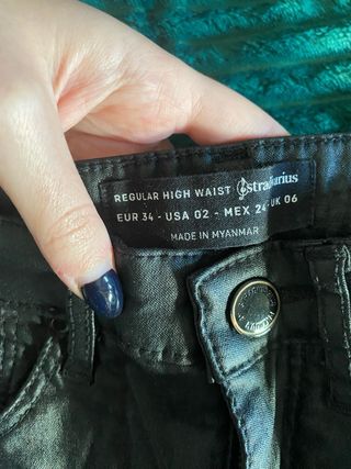 Pantalones negros de Stradivarius
