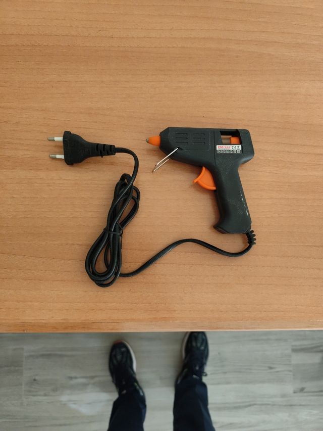 Pistola pequeña de silicona