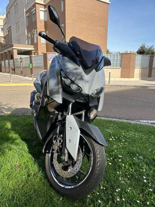 Yamaha xmax 300 tech max akrapovic
