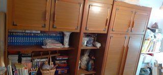 Mueble estantería y cama