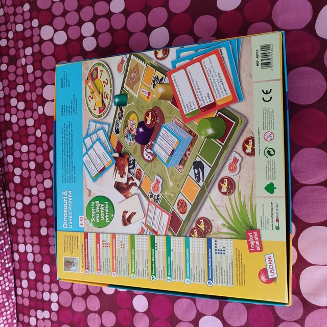 Gioco dinasauri e uomini primitivi