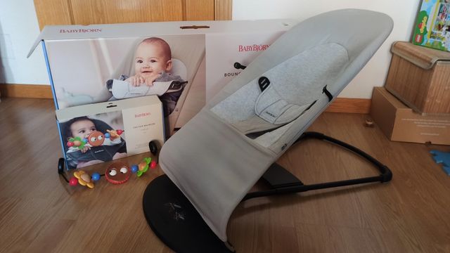 Hamaca BabyBjorn con accesorio juguete y funda