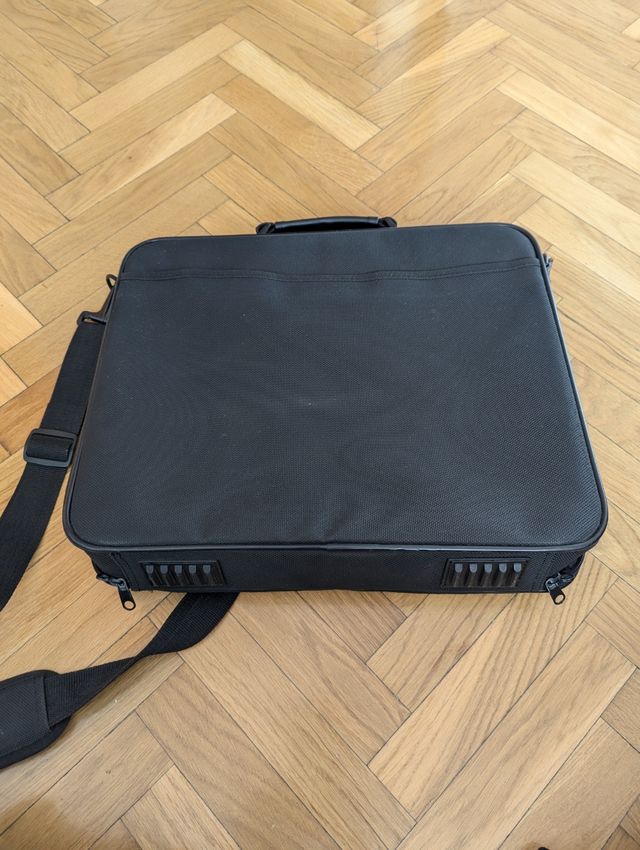 Maletín portátil Targus y Ecron