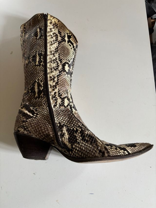 Stivali pitonati
