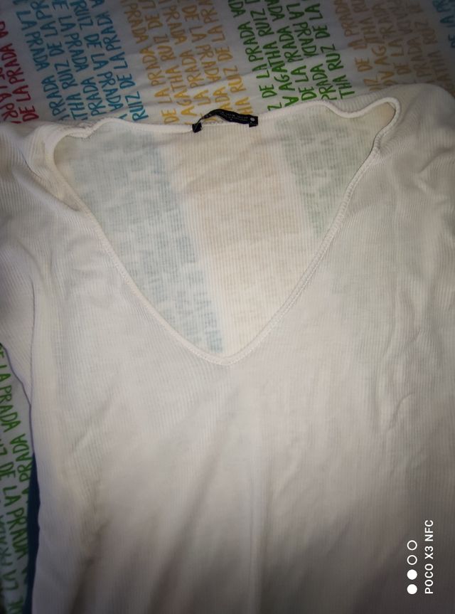 Camiseta zara manga larga escote pico