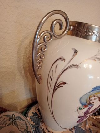 jarrón pintado a mano antiguo