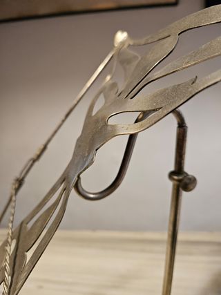 Antiguo atril metal plateado