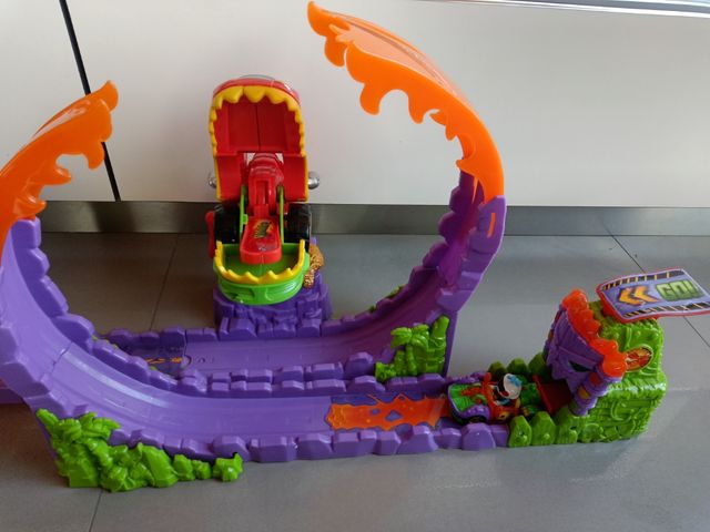 T Racers Dragon Loop