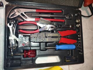 ESTUCHE CON TODA CLASE DE HERRAMIENTAS