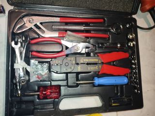 ESTUCHE CON TODA CLASE DE HERRAMIENTAS