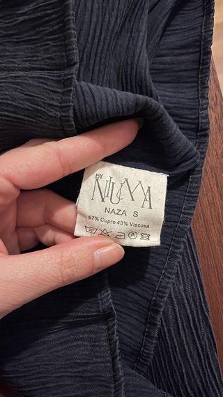 Set composto da pantaloni e top firmati Niuma