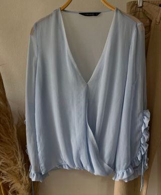 Blusa semitransparente azul Zara