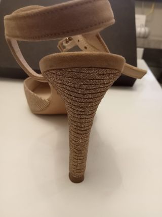 Zapatos dorados LODI talla 37
