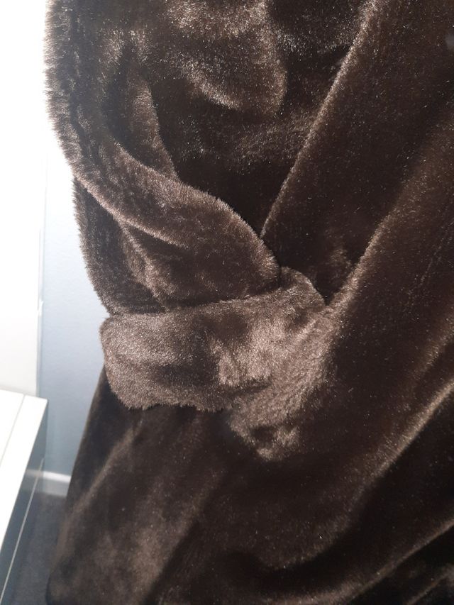 Abrigo de piel. Talla 44.