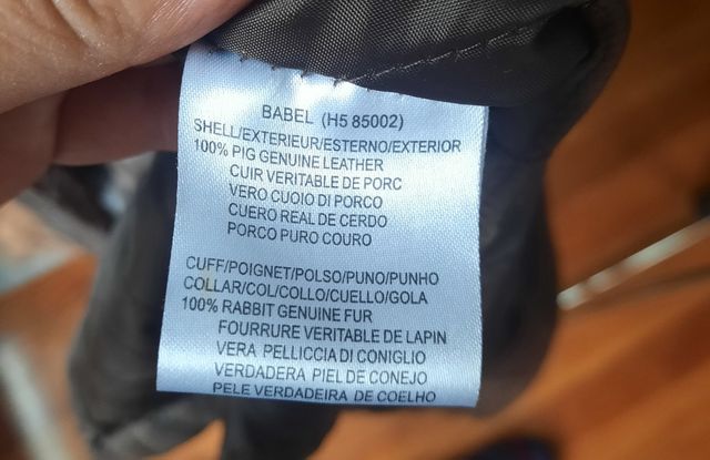 Abrigo de piel marrón. Talla S.