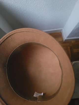 Sombrero camel con flor