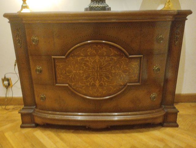 Aparador com mobiliário de espelho ou hall. 199€