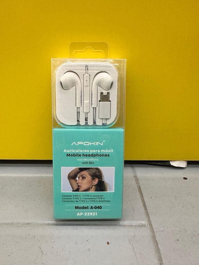 Auriculares tipo C