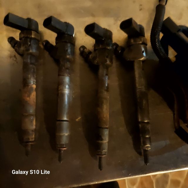 Inyectores , bomba mercedes vito 108cdi