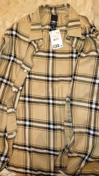 Camisa regular fit hombre.