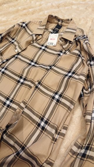 Camisa regular fit hombre.