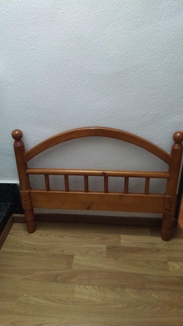 2 camas de pino macizo de marca Leño