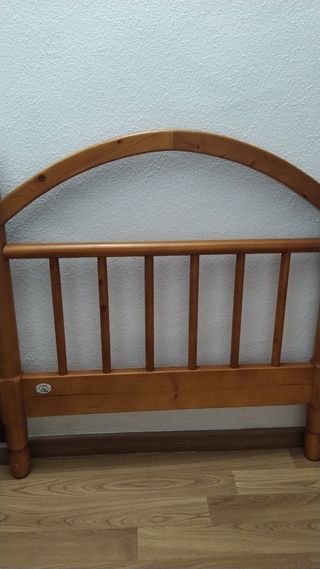 2 camas de pino macizo de marca Leño