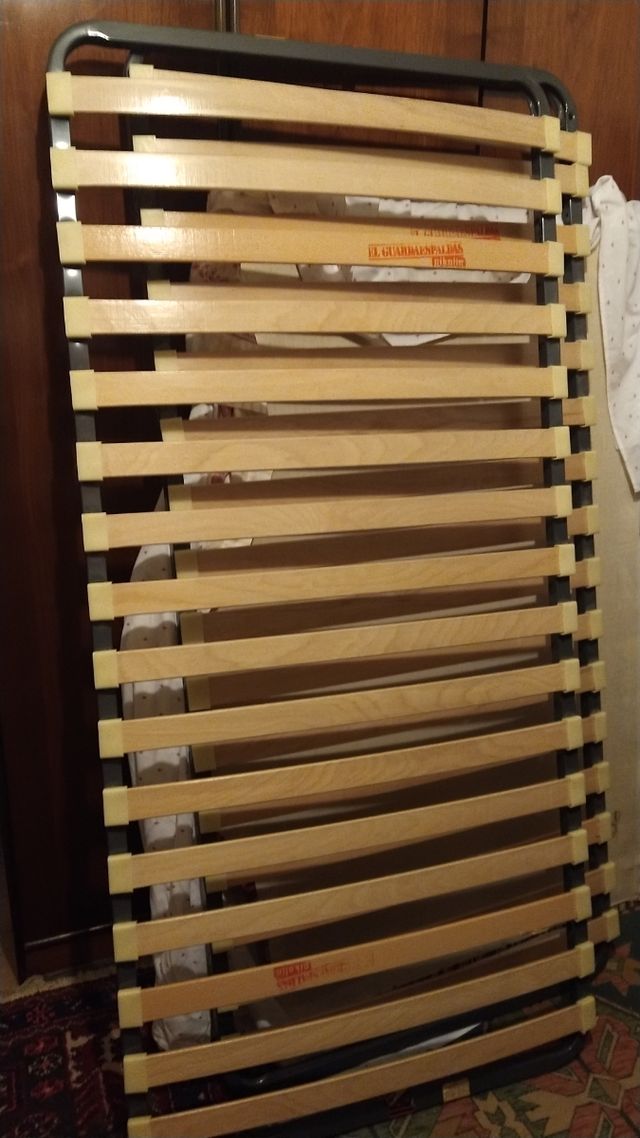 2 camas de pino macizo de marca Leño