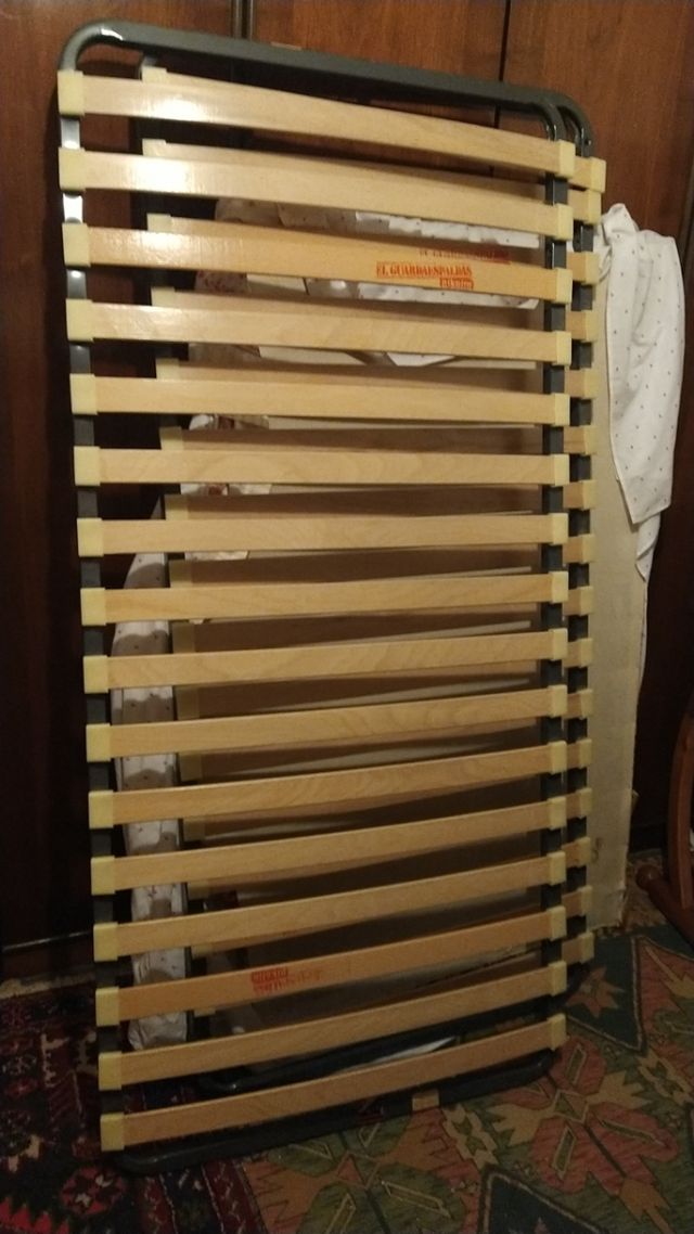 2 camas de pino macizo de marca Leño