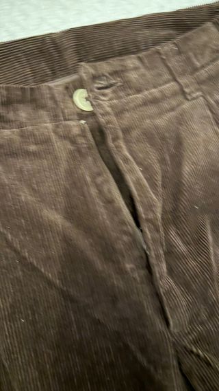 Pantalón pana straight pinzas marrón oscuro Zara