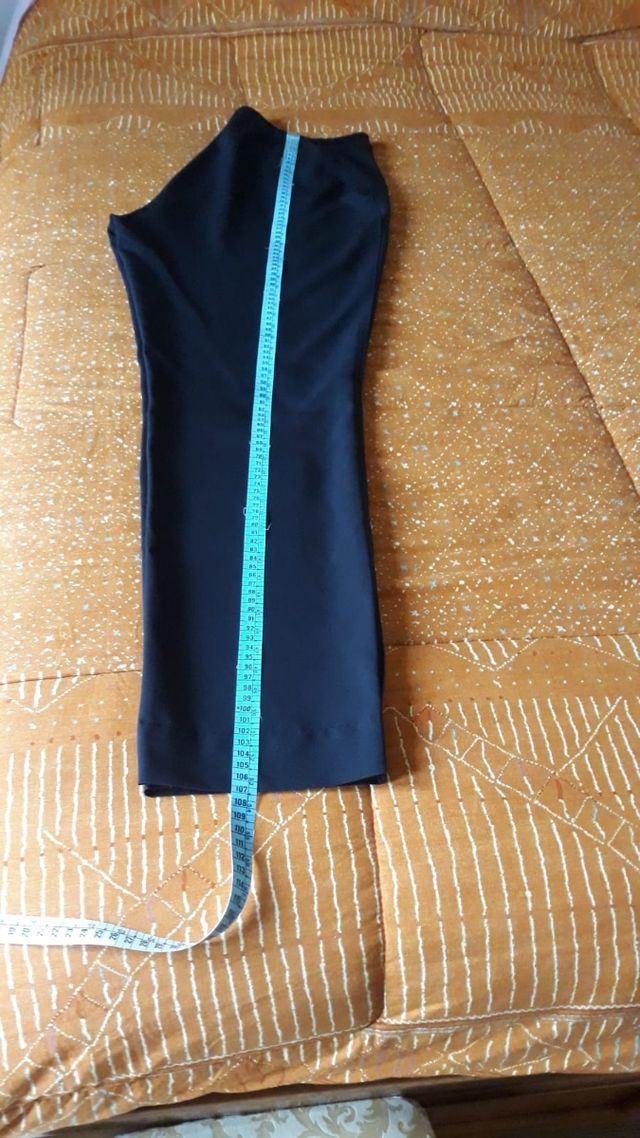 Pantaloni modello "jegging"