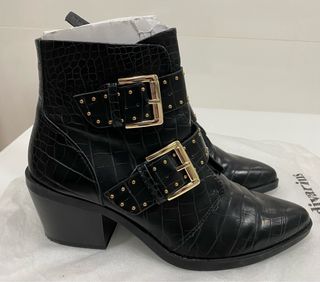Botines tacon hebillas Stradivarius. Talla 38