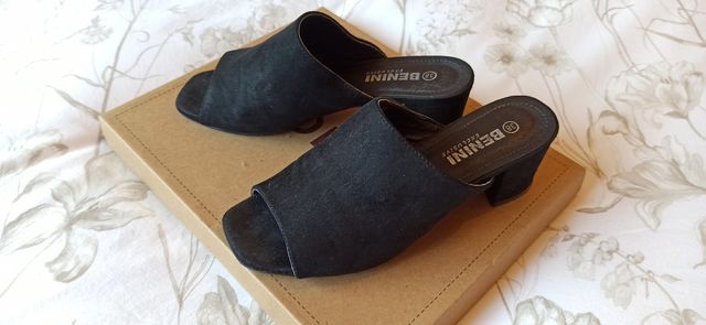 Mules de ante negros 38