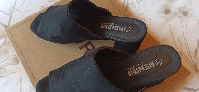 Mules de ante negros 38