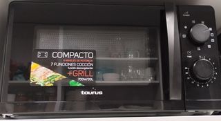 Microondas con grill taurus , color negro 