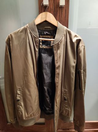 CHAQUETA BOMBER BERSHKA 