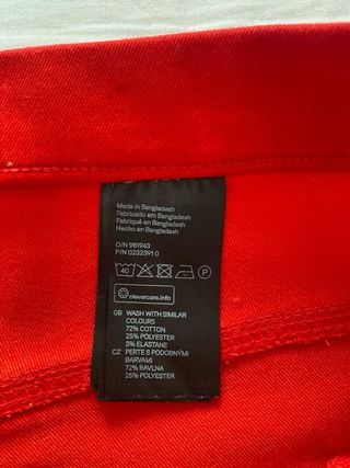 Pantalón pitillo rojo