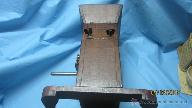 PEZZO DA MUSEO ETNOGRAFICO IN LEGNO DA GRAFFIARE R