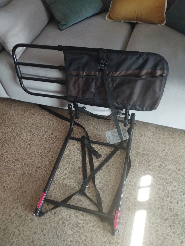 Barra de protección cama mayores.