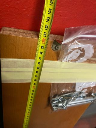 2 baldas con soporte y tornillos