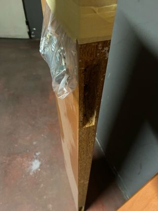 2 baldas con soporte y tornillos