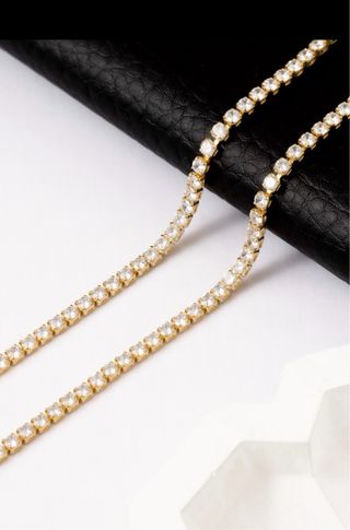 Conjunto de pendiente y colgante.