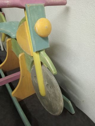 Balancín moto en madera 